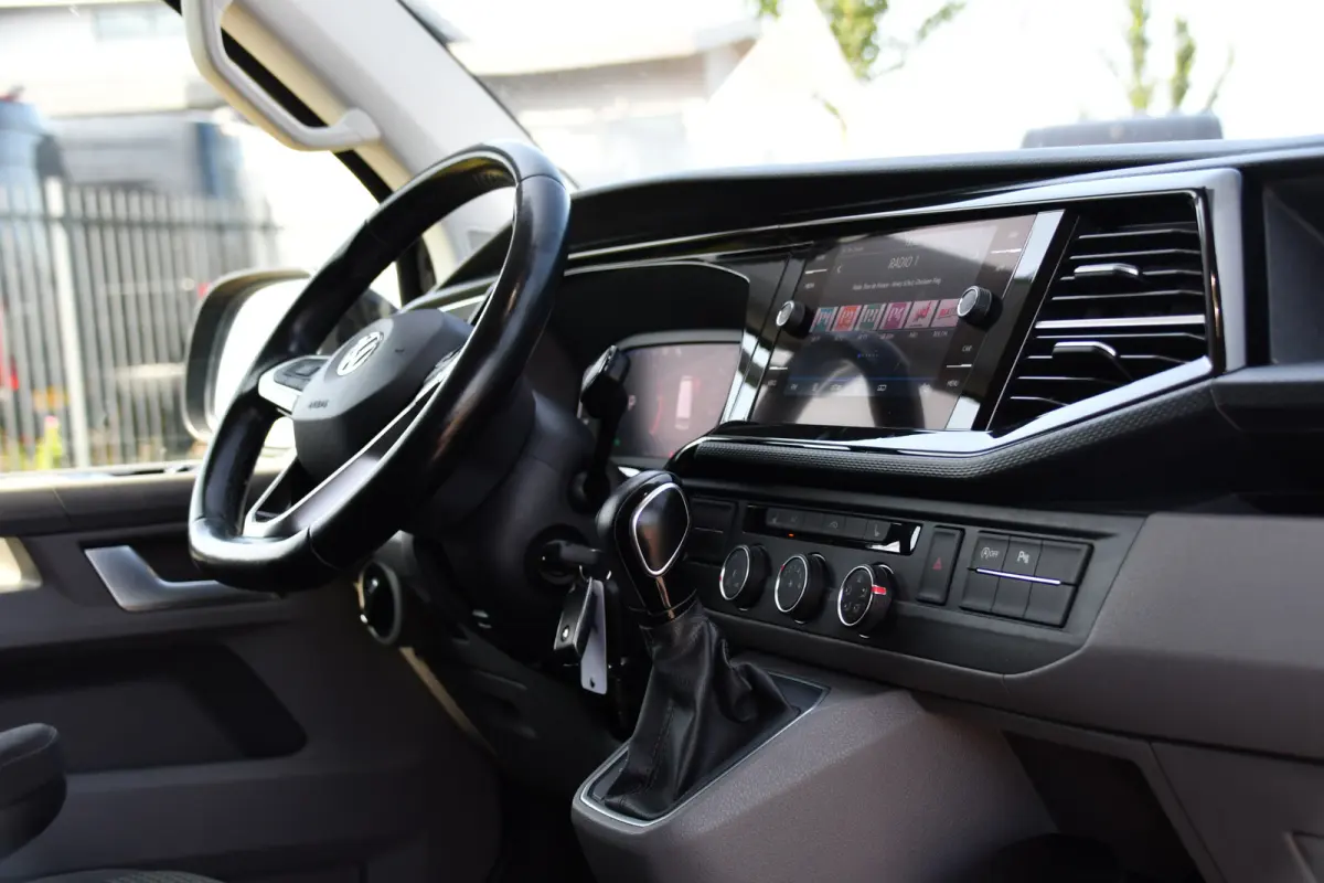 2.0 TDI L2H1 30 Bulli Virtual, Adaptieve Cruise, Carplay, LED, Stoelverwarming, Standkachel, Trekhaak, Automaat, Multimedia, 150pk, Uniek!