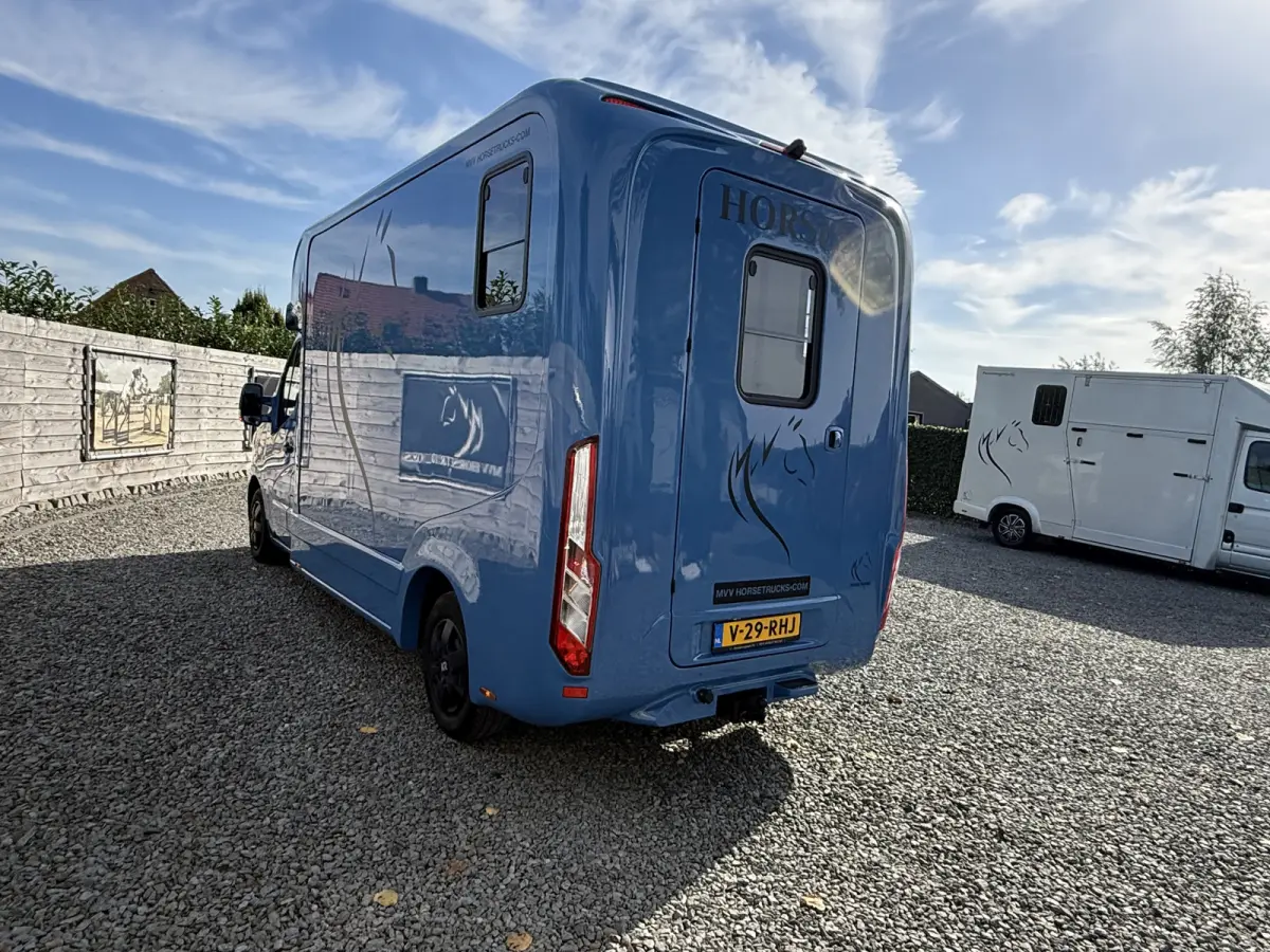 | HORSETRUCK | KRISMAR | STALLION 3XL | 2021 | HENGST | 29.581KM | AUTOMATIC | 3-SEAT | L3 | 180PK | LUXE | NEDERLANDS KENTEKEN