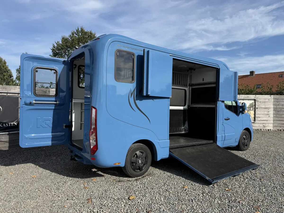 | HORSETRUCK | KRISMAR | STALLION 3XL | 2021 | HENGST | 29.581KM | AUTOMATIC | 3-SEAT | L3 | 180PK | LUXE | NEDERLANDS KENTEKEN