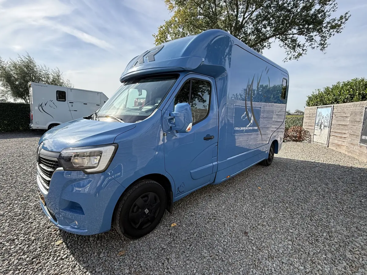 | HORSETRUCK | KRISMAR | STALLION 3XL | 2021 | HENGST | 29.581KM | AUTOMATIC | 3-SEAT | L3 | 180PK | LUXE | NEDERLANDS KENTEKEN