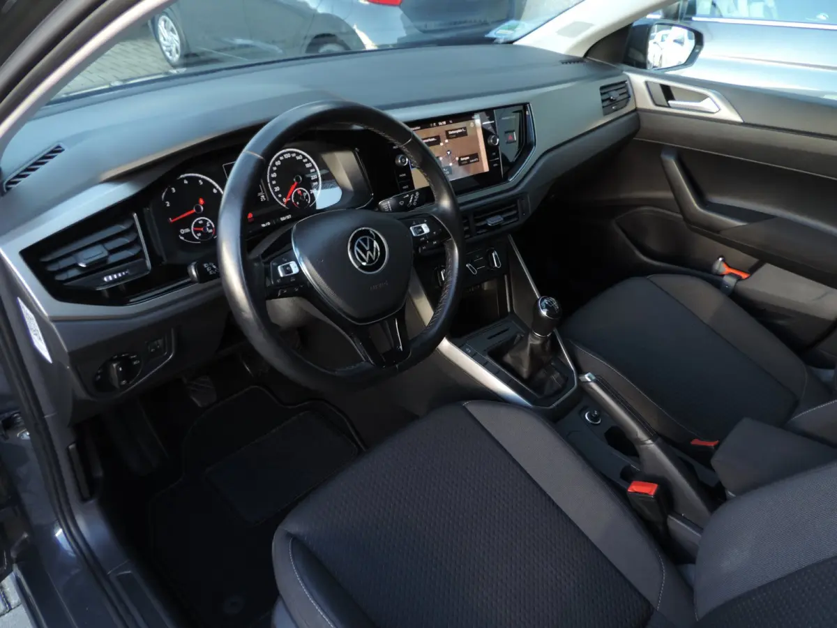 1.0 TSI Comfortline 87.000km | Camera | 18” Allseason | ACC | CarPlay | Navi | Priv.glas | DAB | Bluetooth