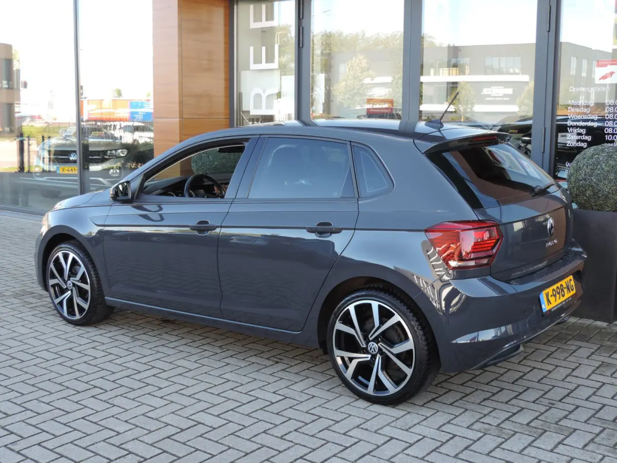 1.0 TSI Comfortline 87.000km | Camera | 18” Allseason | ACC | CarPlay | Navi | Priv.glas | DAB | Bluetooth