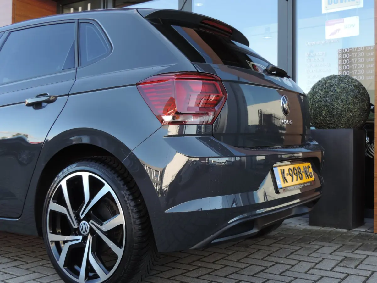 1.0 TSI Comfortline 87.000km | Camera | 18” Allseason | ACC | CarPlay | Navi | Priv.glas | DAB | Bluetooth