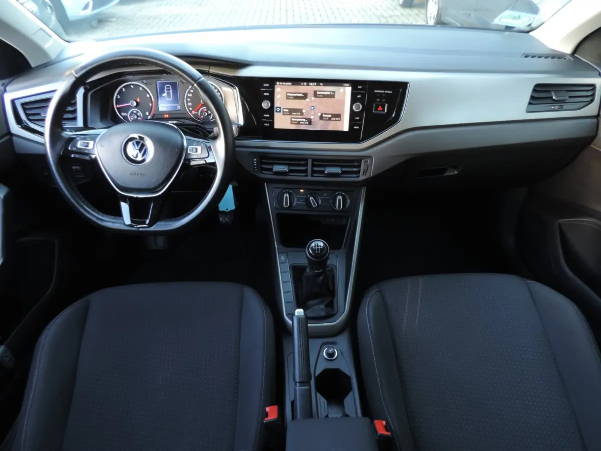 1.0 TSI Comfortline 87.000km | Camera | 18” Allseason | ACC | CarPlay | Navi | Priv.glas | DAB | Bluetooth