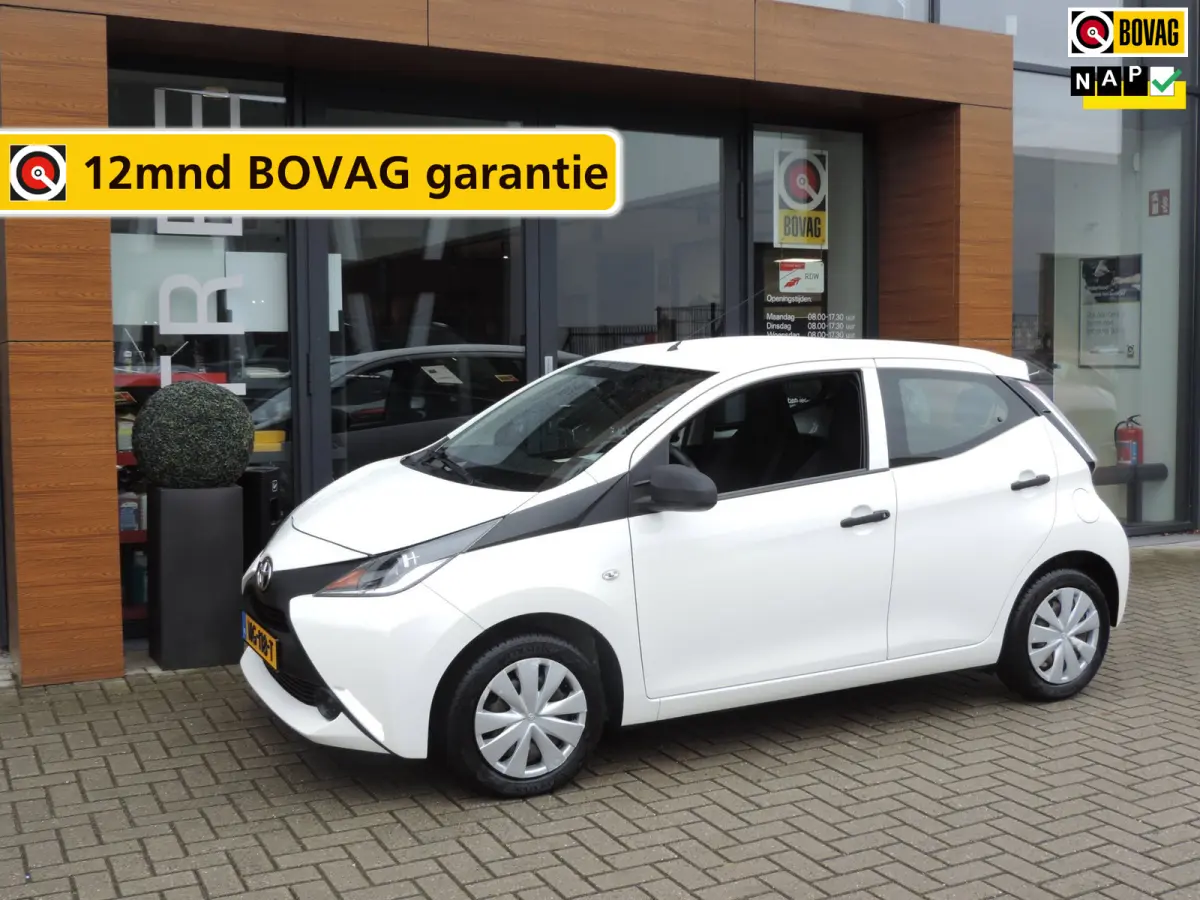 1.0 VVT-i 5D x-now 74.000km | Afneembare trekhaak | Airco | LED dagrijverl | CV op afstand | El ramen
