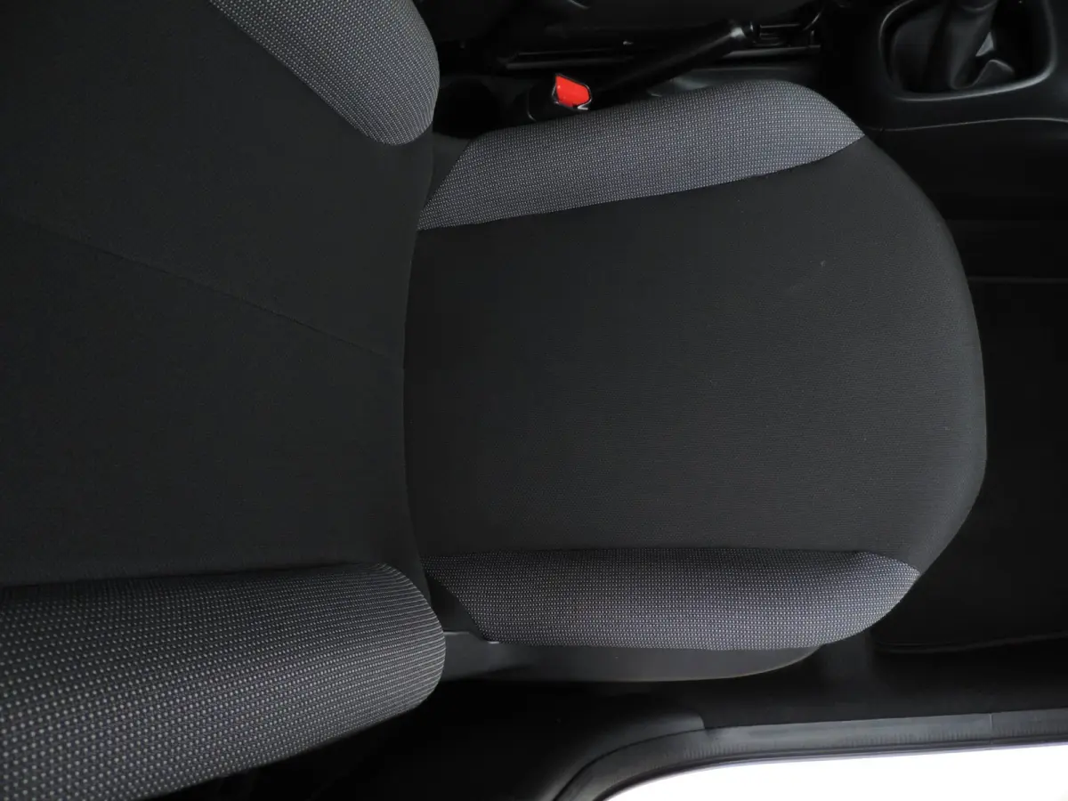1.0 VVT-i 5D x-now 74.000km | Afneembare trekhaak | Airco | LED dagrijverl | CV op afstand | El ramen