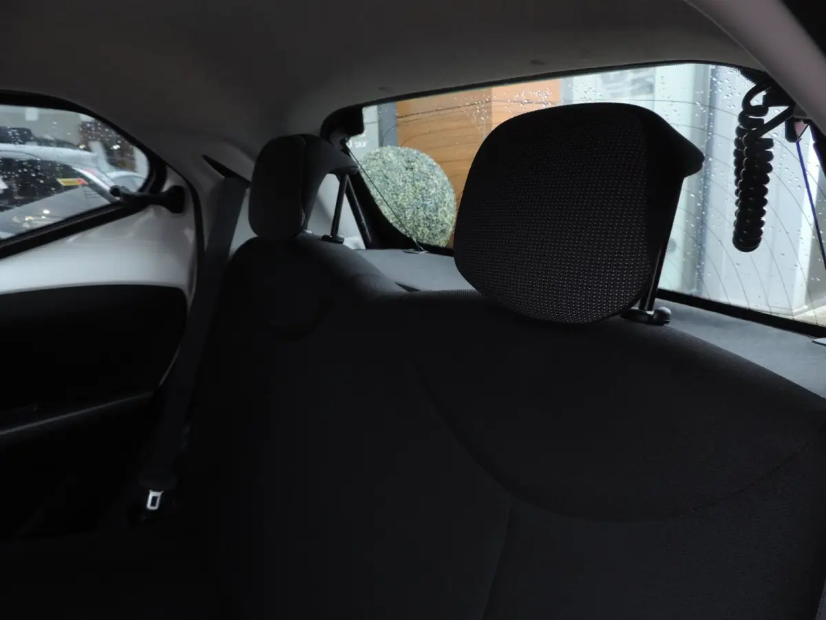 1.0 VVT-i 5D x-now 74.000km | Afneembare trekhaak | Airco | LED dagrijverl | CV op afstand | El ramen