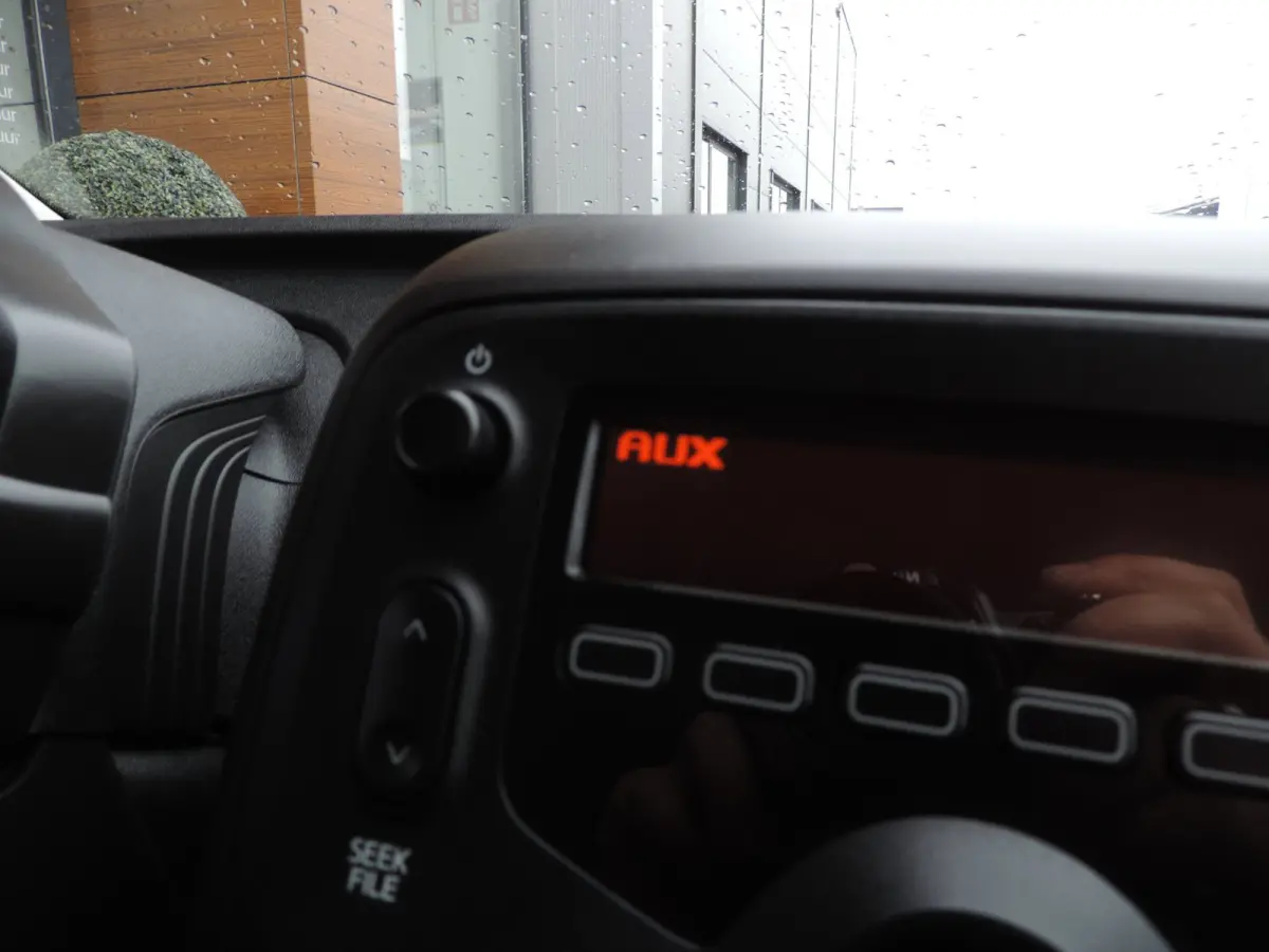 1.0 VVT-i 5D x-now 74.000km | Afneembare trekhaak | Airco | LED dagrijverl | CV op afstand | El ramen