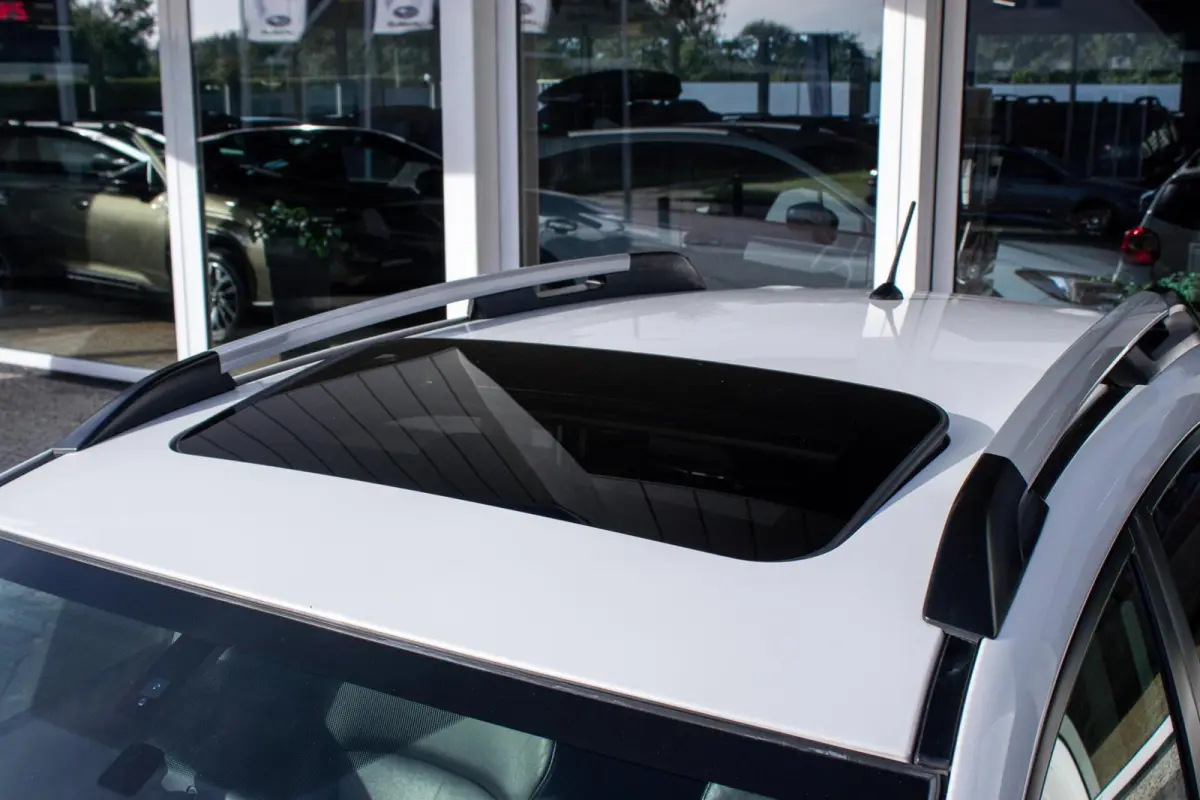 2.0 CVT Premium | Trekhaak | Navigatie | Lederen bekleding |