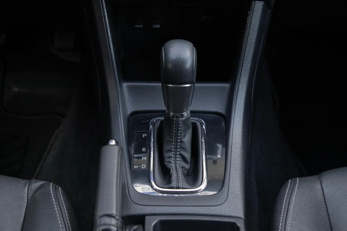 2.0 CVT Premium | Trekhaak | Navigatie | Lederen bekleding |