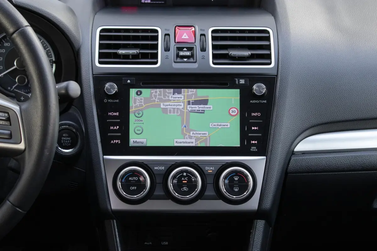 2.0 CVT Premium | Trekhaak | Navigatie | Lederen bekleding |