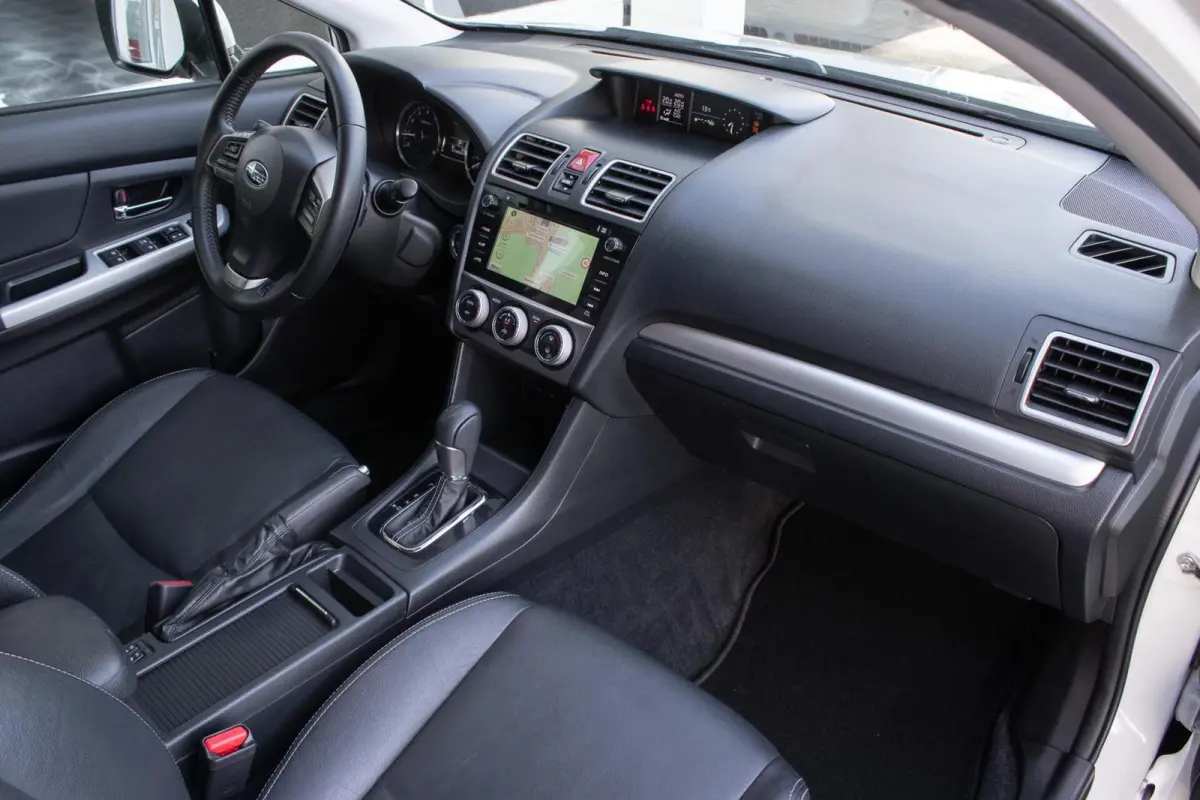 2.0 CVT Premium | Trekhaak | Navigatie | Lederen bekleding |