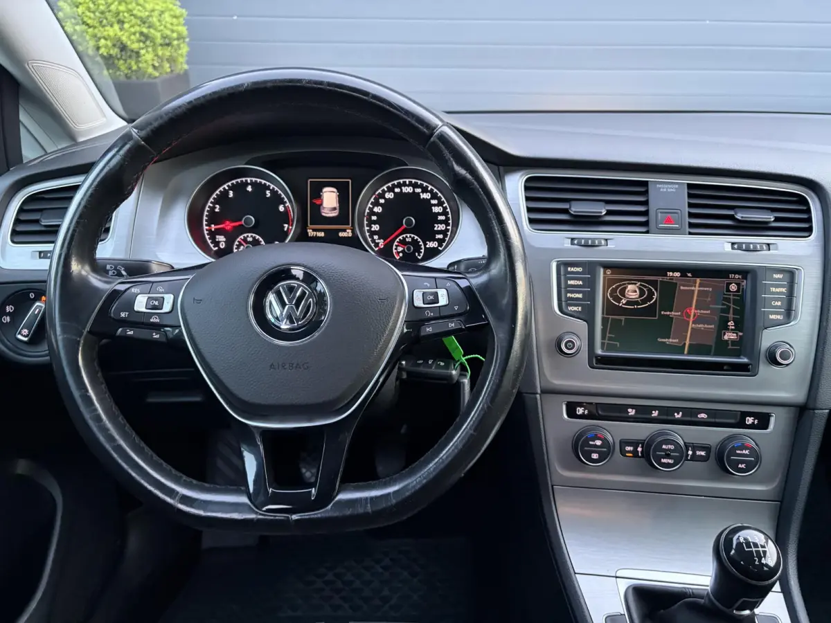 1.0 TSI Business Edition Connected ✓2e Eigenaar✓Camera✓Navi✓Net beurt gehad✓Clima✓Cruise✓6 Bak✓116pk✓Pdc V+A✓Lm velgen✓N.A.P✓Apk tot 11-2027
