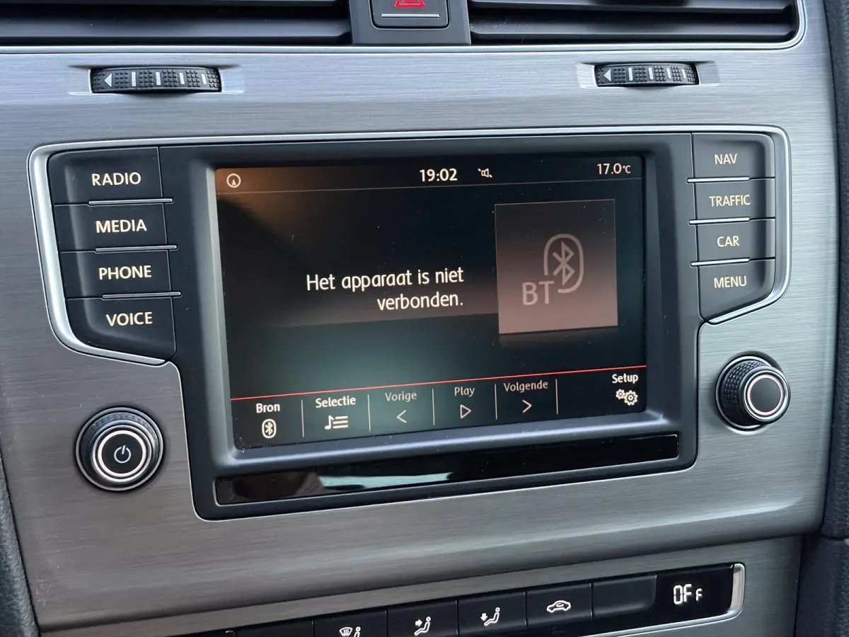 1.0 TSI Business Edition Connected ✓2e Eigenaar✓Camera✓Navi✓Net beurt gehad✓Clima✓Cruise✓6 Bak✓116pk✓Pdc V+A✓Lm velgen✓N.A.P✓Apk tot 11-2027