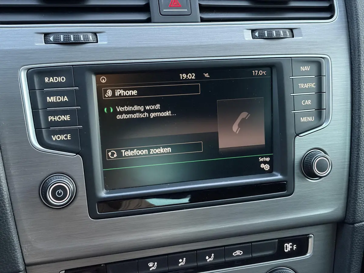 1.0 TSI Business Edition Connected ✓2e Eigenaar✓Camera✓Navi✓Net beurt gehad✓Clima✓Cruise✓6 Bak✓116pk✓Pdc V+A✓Lm velgen✓N.A.P✓Apk tot 11-2027