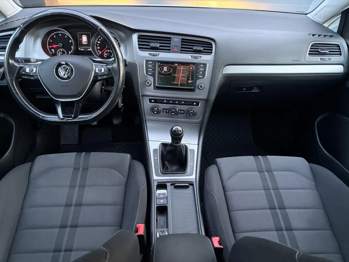 1.0 TSI Business Edition Connected ✓2e Eigenaar✓Camera✓Navi✓Net beurt gehad✓Clima✓Cruise✓6 Bak✓116pk✓Pdc V+A✓Lm velgen✓N.A.P✓Apk tot 11-2027