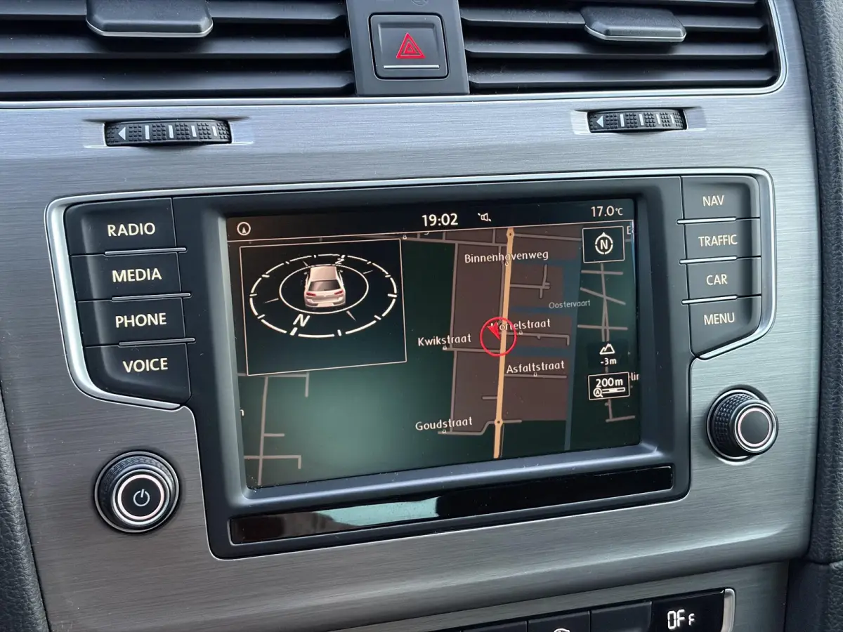 1.0 TSI Business Edition Connected ✓2e Eigenaar✓Camera✓Navi✓Net beurt gehad✓Clima✓Cruise✓6 Bak✓116pk✓Pdc V+A✓Lm velgen✓N.A.P✓Apk tot 11-2027