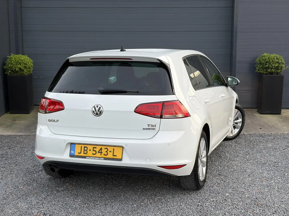 1.0 TSI Business Edition Connected ✓2e Eigenaar✓Camera✓Navi✓Net beurt gehad✓Clima✓Cruise✓6 Bak✓116pk✓Pdc V+A✓Lm velgen✓N.A.P✓Apk tot 11-2027