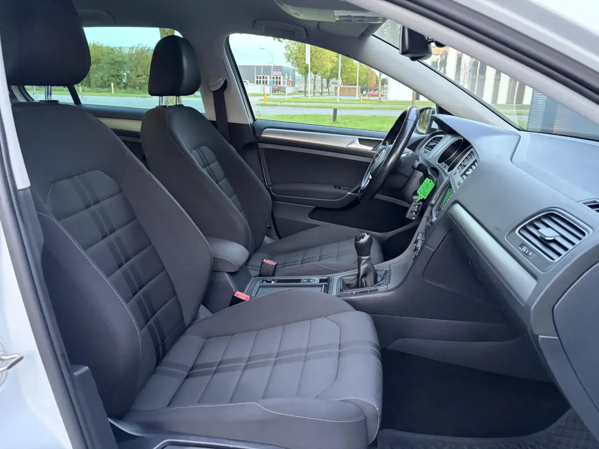 1.0 TSI Business Edition Connected ✓2e Eigenaar✓Camera✓Navi✓Net beurt gehad✓Clima✓Cruise✓6 Bak✓116pk✓Pdc V+A✓Lm velgen✓N.A.P✓Apk tot 11-2027