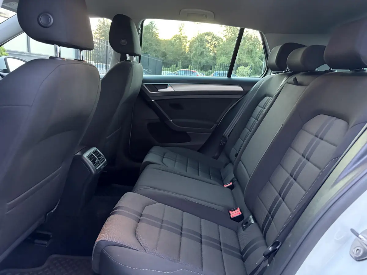 1.0 TSI Business Edition Connected ✓2e Eigenaar✓Camera✓Navi✓Net beurt gehad✓Clima✓Cruise✓6 Bak✓116pk✓Pdc V+A✓Lm velgen✓N.A.P✓Apk tot 11-2027