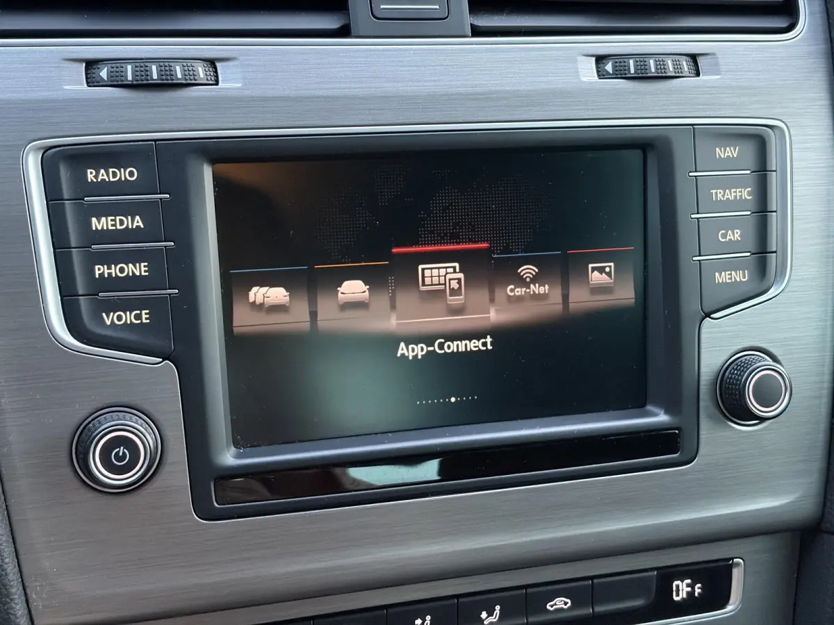 1.0 TSI Business Edition Connected ✓2e Eigenaar✓Camera✓Navi✓Net beurt gehad✓Clima✓Cruise✓6 Bak✓116pk✓Pdc V+A✓Lm velgen✓N.A.P✓Apk tot 11-2027