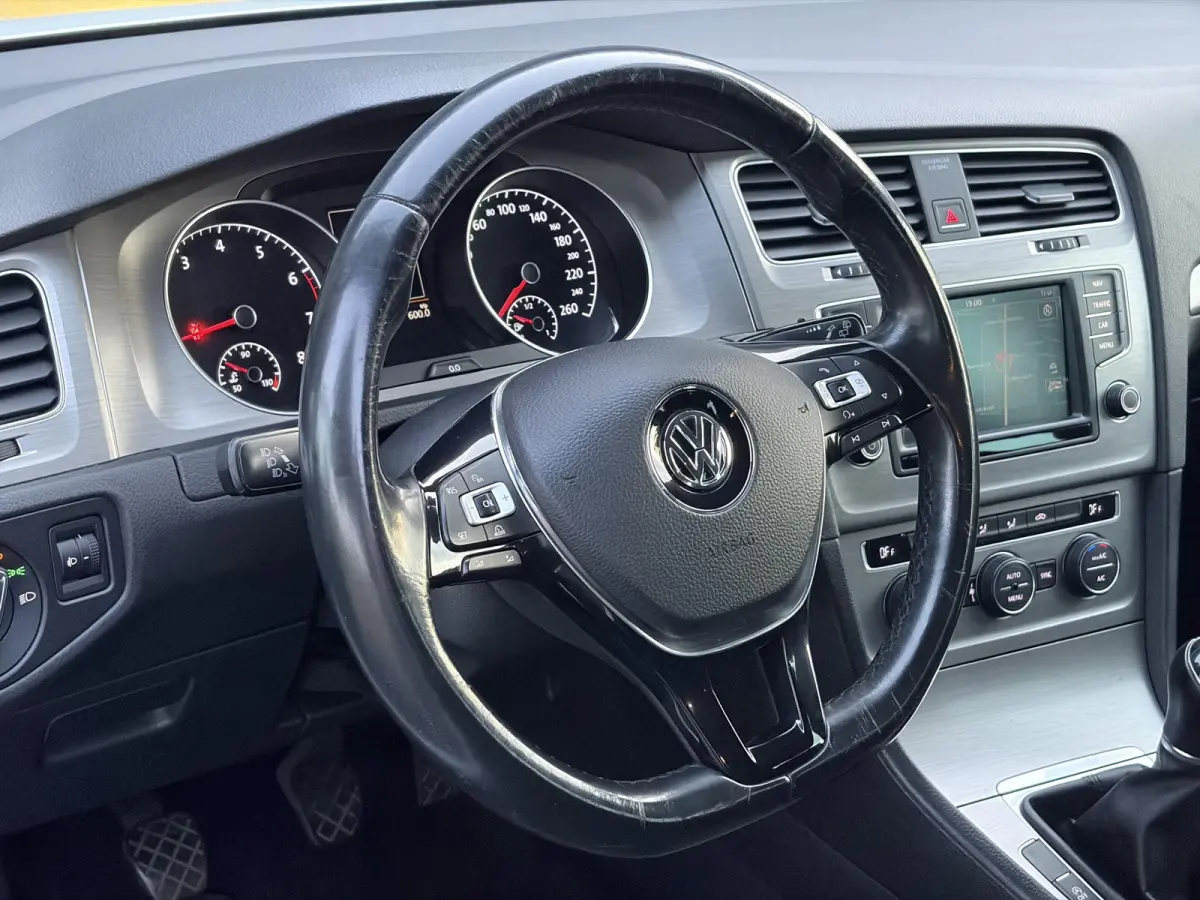 1.0 TSI Business Edition Connected ✓2e Eigenaar✓Camera✓Navi✓Net beurt gehad✓Clima✓Cruise✓6 Bak✓116pk✓Pdc V+A✓Lm velgen✓N.A.P✓Apk tot 11-2027