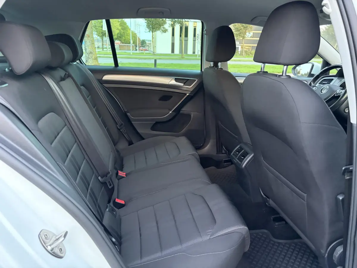 1.0 TSI Business Edition Connected ✓2e Eigenaar✓Camera✓Navi✓Net beurt gehad✓Clima✓Cruise✓6 Bak✓116pk✓Pdc V+A✓Lm velgen✓N.A.P✓Apk tot 11-2027