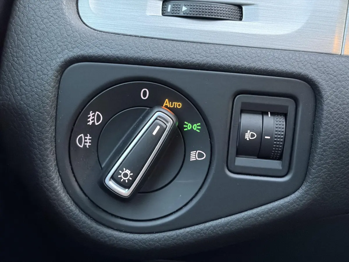 1.0 TSI Business Edition Connected ✓2e Eigenaar✓Camera✓Navi✓Net beurt gehad✓Clima✓Cruise✓6 Bak✓116pk✓Pdc V+A✓Lm velgen✓N.A.P✓Apk tot 11-2027