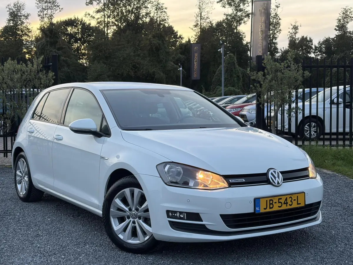 1.0 TSI Business Edition Connected ✓2e Eigenaar✓Camera✓Navi✓Net beurt gehad✓Clima✓Cruise✓6 Bak✓116pk✓Pdc V+A✓Lm velgen✓N.A.P✓Apk tot 11-2027