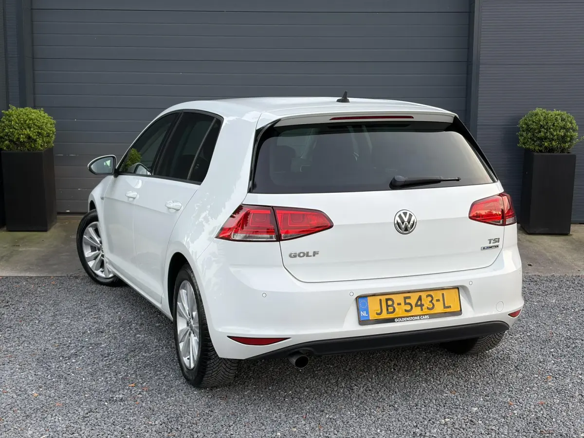 1.0 TSI Business Edition Connected ✓2e Eigenaar✓Camera✓Navi✓Net beurt gehad✓Clima✓Cruise✓6 Bak✓116pk✓Pdc V+A✓Lm velgen✓N.A.P✓Apk tot 11-2027