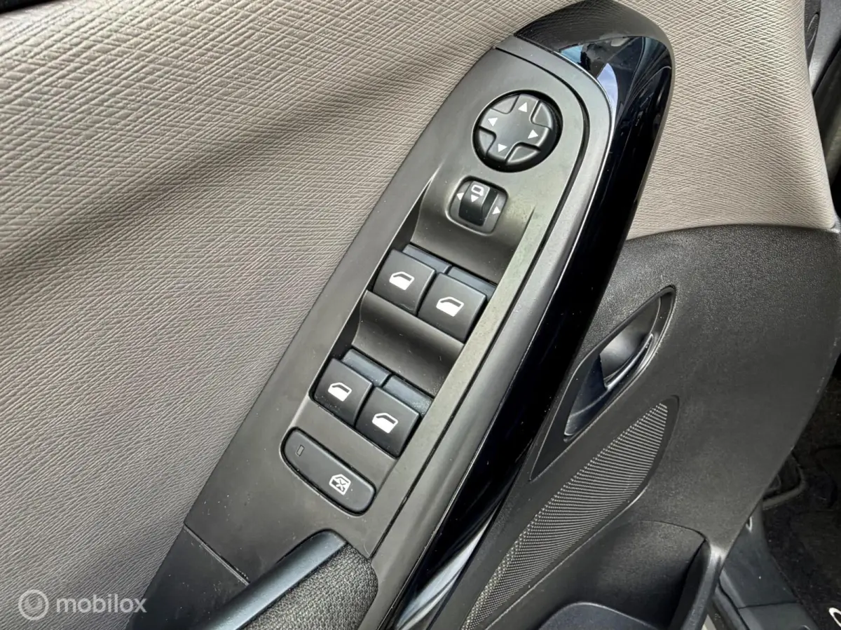 130pk Feel I Automaat I Navi I