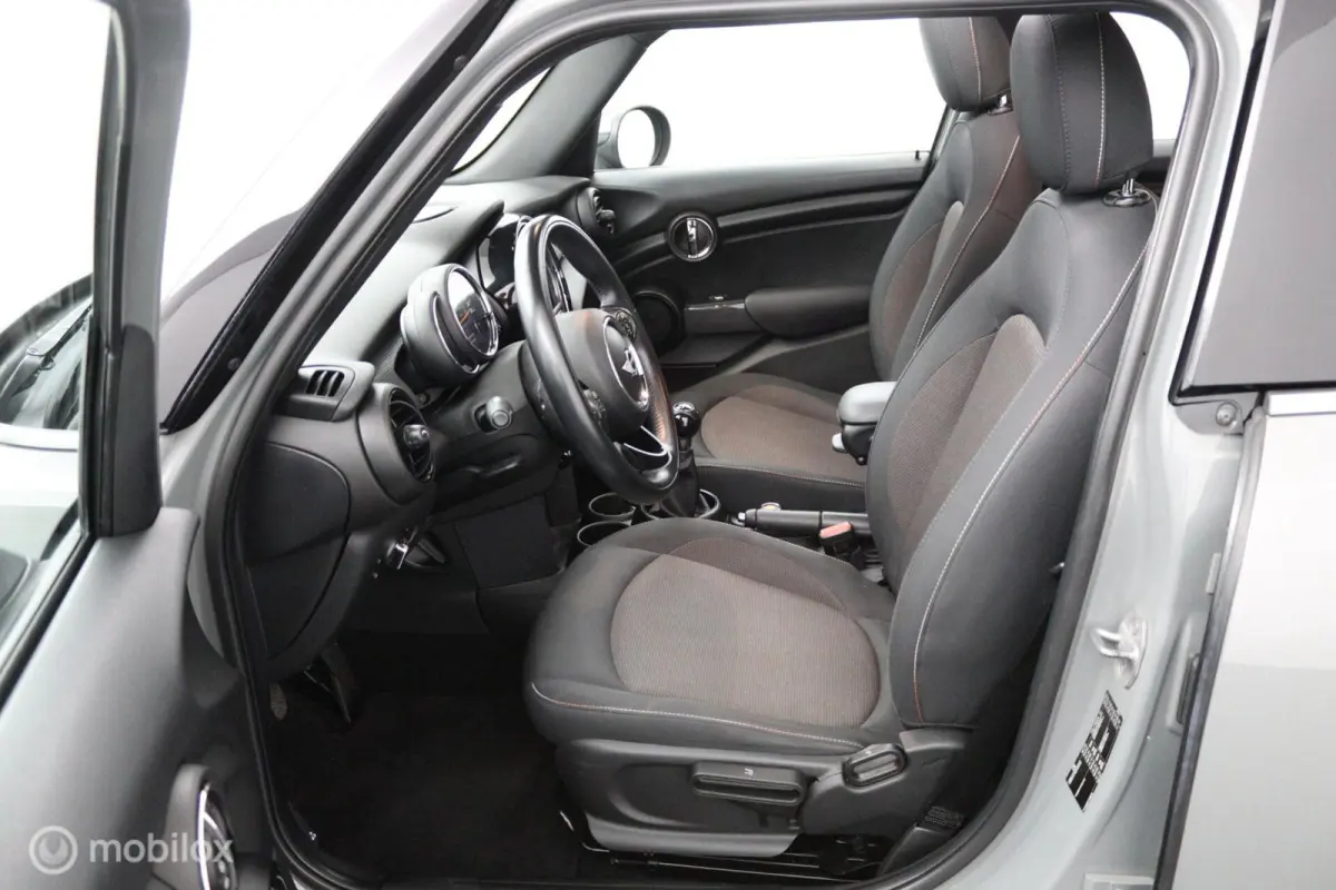 1.5 Cooper Business | PANO | NAVI | CRUISE| CLIMATE| 16"