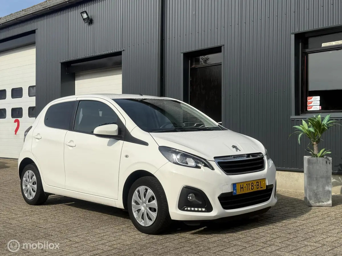 1.0 e-VTi 2020*A/C* Camera *