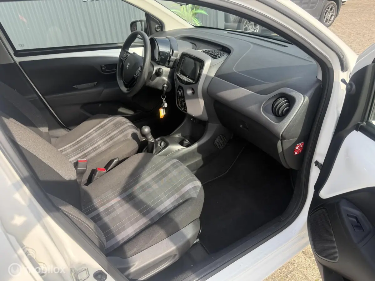 1.0 e-VTi 2020*A/C* Camera *