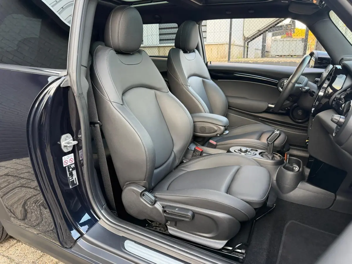 Classic 33 kWh | PANO | Keyless | SOH 97.0% |