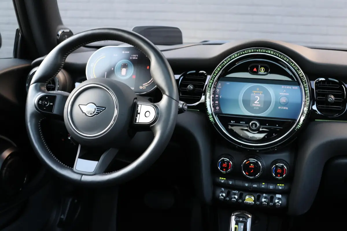 Classic 33 kWh | PANO | Keyless | SOH 97.0% |