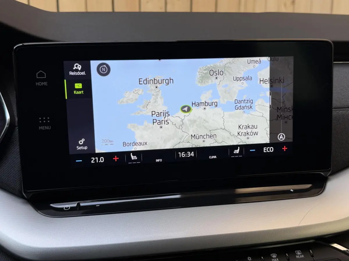 1.4 TSI iV PHEV Business Edition Plus Apple CarPlay/Android Auto | Achteruitrijcamera | Adaptieve cruise control | Climate control | Dodehoek detectie | LED verlichting | Parkeersensoren voo