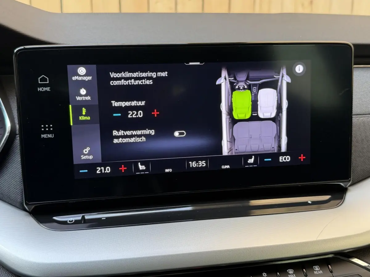 1.4 TSI iV PHEV Business Edition Plus Apple CarPlay/Android Auto | Achteruitrijcamera | Adaptieve cruise control | Climate control | Dodehoek detectie | LED verlichting | Parkeersensoren voo