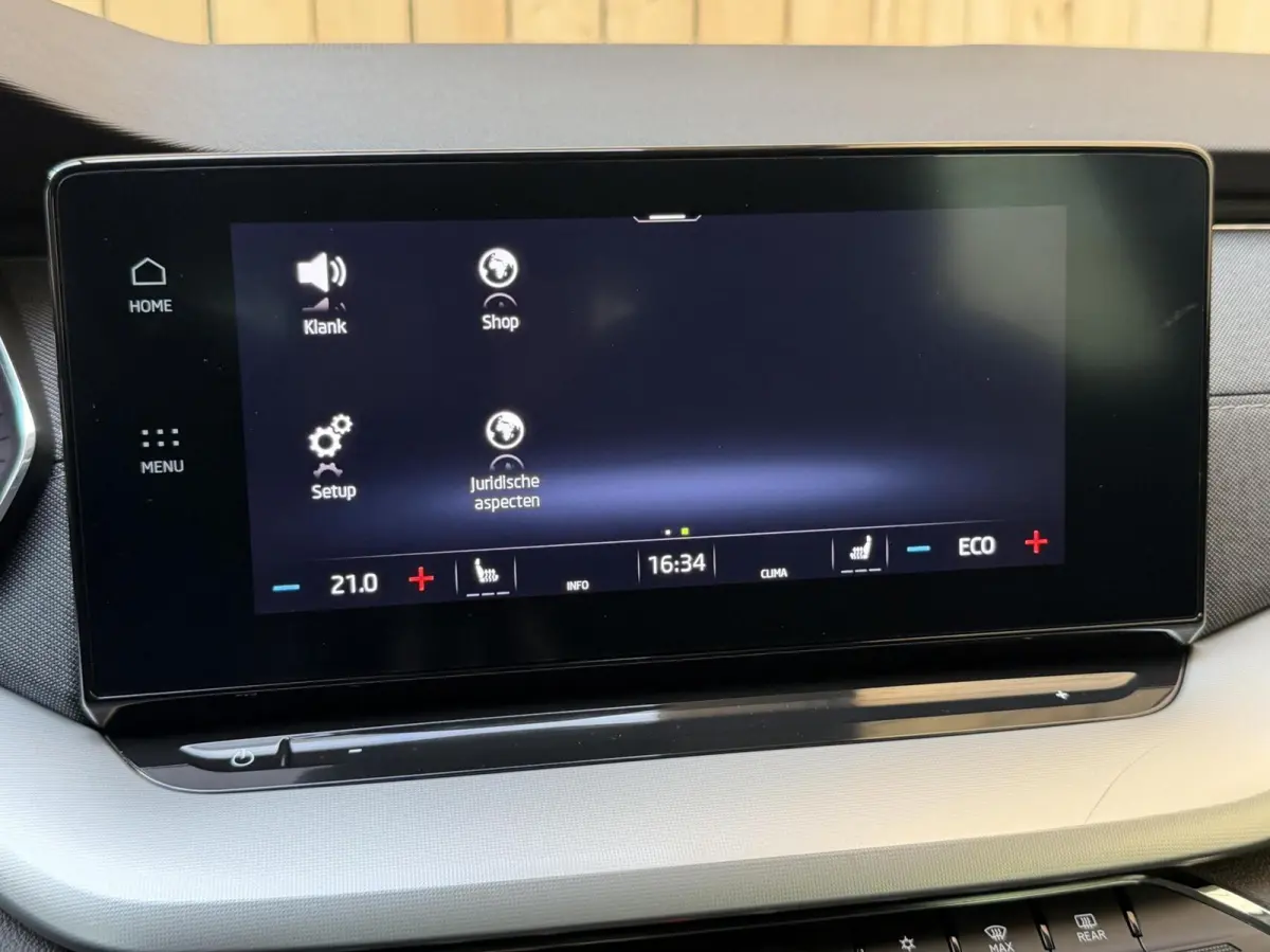 1.4 TSI iV PHEV Business Edition Plus Apple CarPlay/Android Auto | Achteruitrijcamera | Adaptieve cruise control | Climate control | Dodehoek detectie | LED verlichting | Parkeersensoren voo