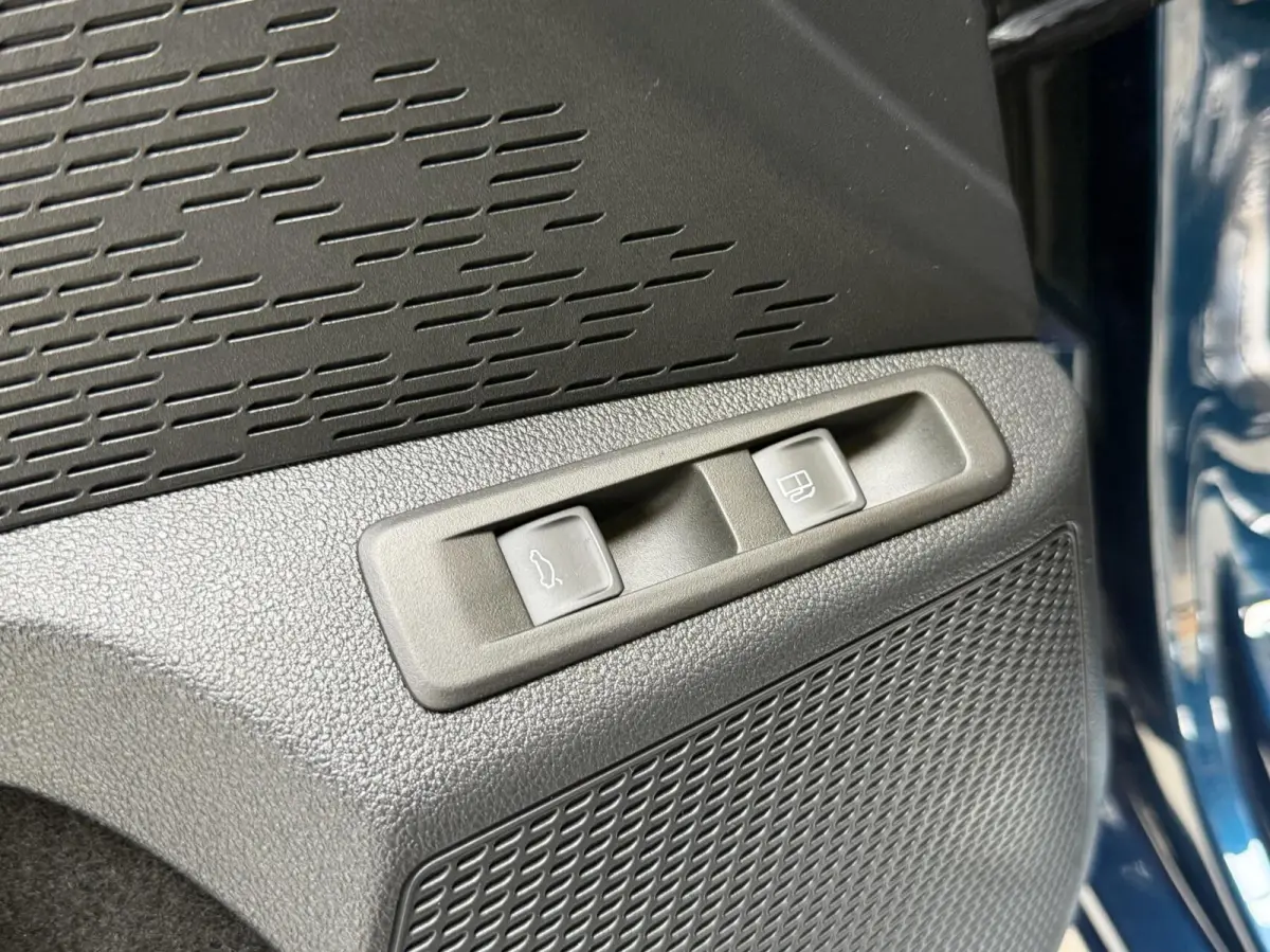 1.4 TSI iV PHEV Business Edition Plus Apple CarPlay/Android Auto | Achteruitrijcamera | Adaptieve cruise control | Climate control | Dodehoek detectie | LED verlichting | Parkeersensoren voo
