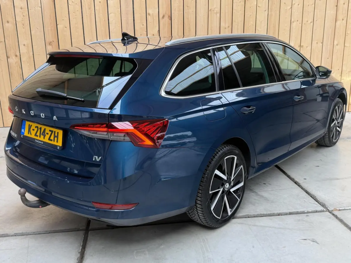 1.4 TSI iV PHEV Business Edition Plus Apple CarPlay/Android Auto | Achteruitrijcamera | Adaptieve cruise control | Climate control | Dodehoek detectie | LED verlichting | Parkeersensoren voo