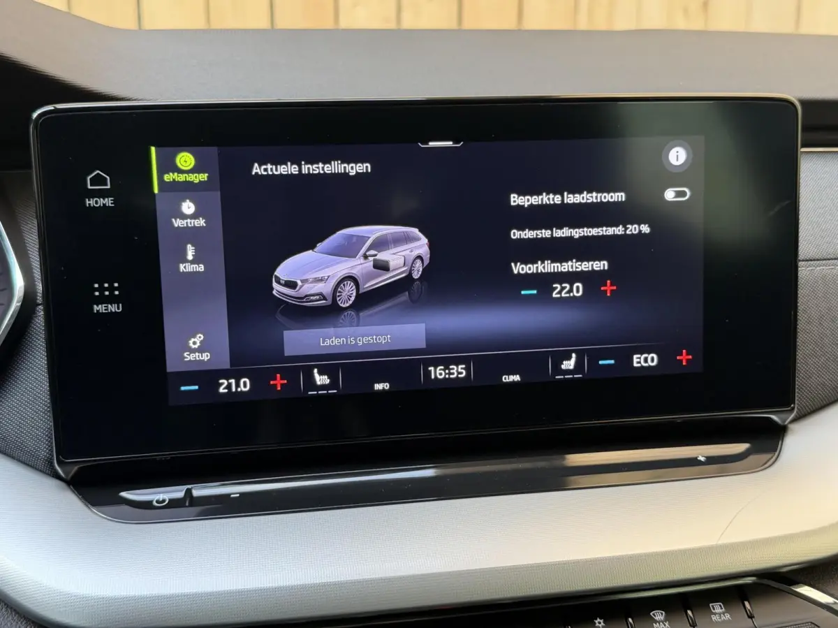 1.4 TSI iV PHEV Business Edition Plus Apple CarPlay/Android Auto | Achteruitrijcamera | Adaptieve cruise control | Climate control | Dodehoek detectie | LED verlichting | Parkeersensoren voo