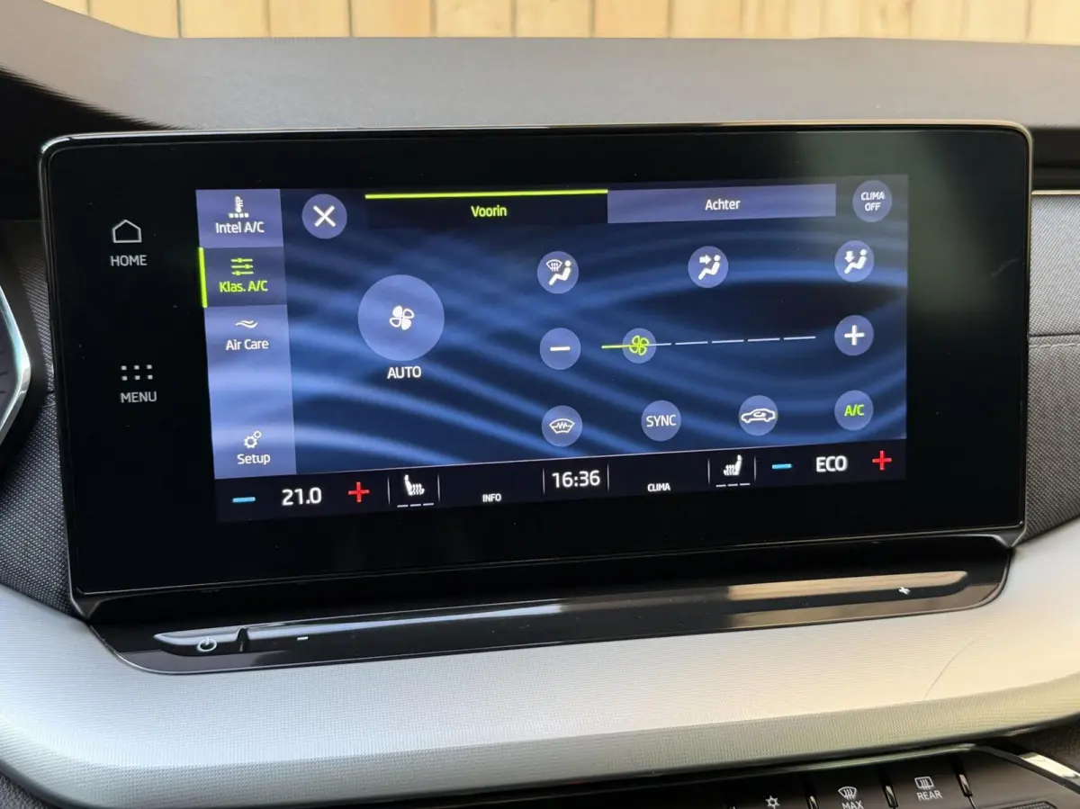 1.4 TSI iV PHEV Business Edition Plus Apple CarPlay/Android Auto | Achteruitrijcamera | Adaptieve cruise control | Climate control | Dodehoek detectie | LED verlichting | Parkeersensoren voo