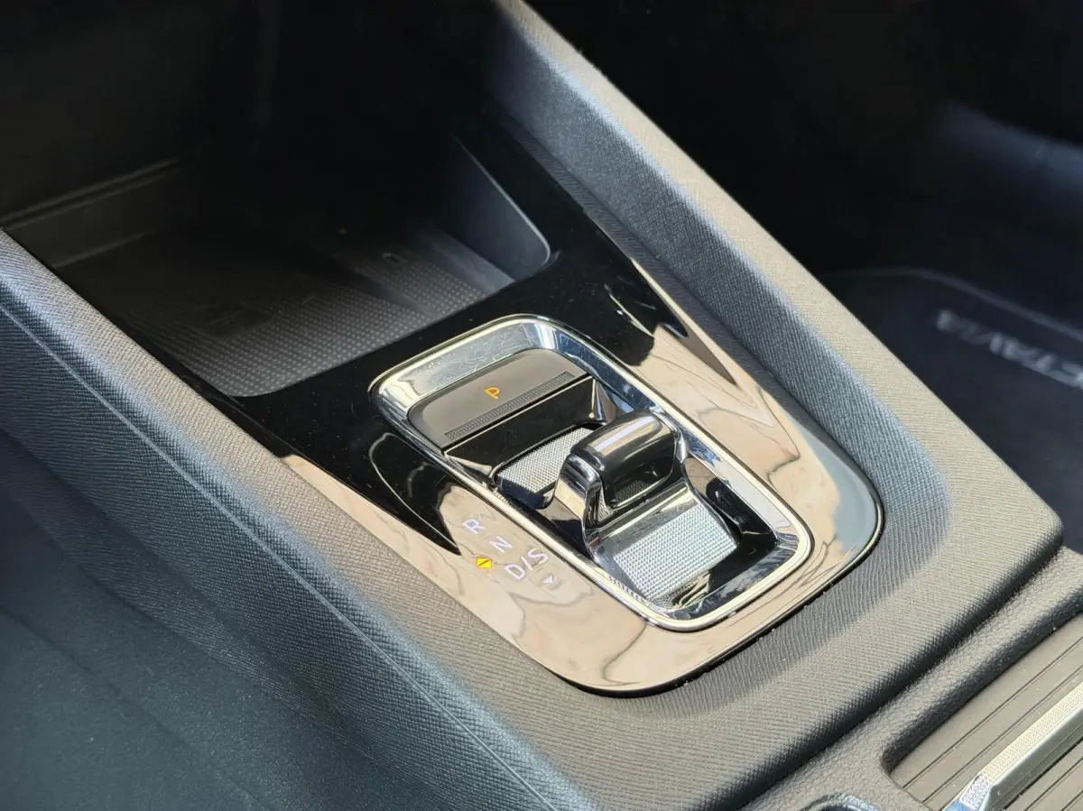 1.4 TSI iV PHEV Business Edition Plus Apple CarPlay/Android Auto | Achteruitrijcamera | Adaptieve cruise control | Climate control | Dodehoek detectie | LED verlichting | Parkeersensoren voo