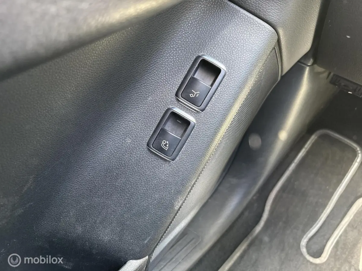 250D 4MATIC AMG Sport Edition 204Pk Grijs Kenteken | NL Auto | Schuif \ kantel dak | Elec.trekhaak | Navi | Elektrische stoelen met geheugen | Lucht-vering | Navigatie | 229dkm NAP | TOPSTAA