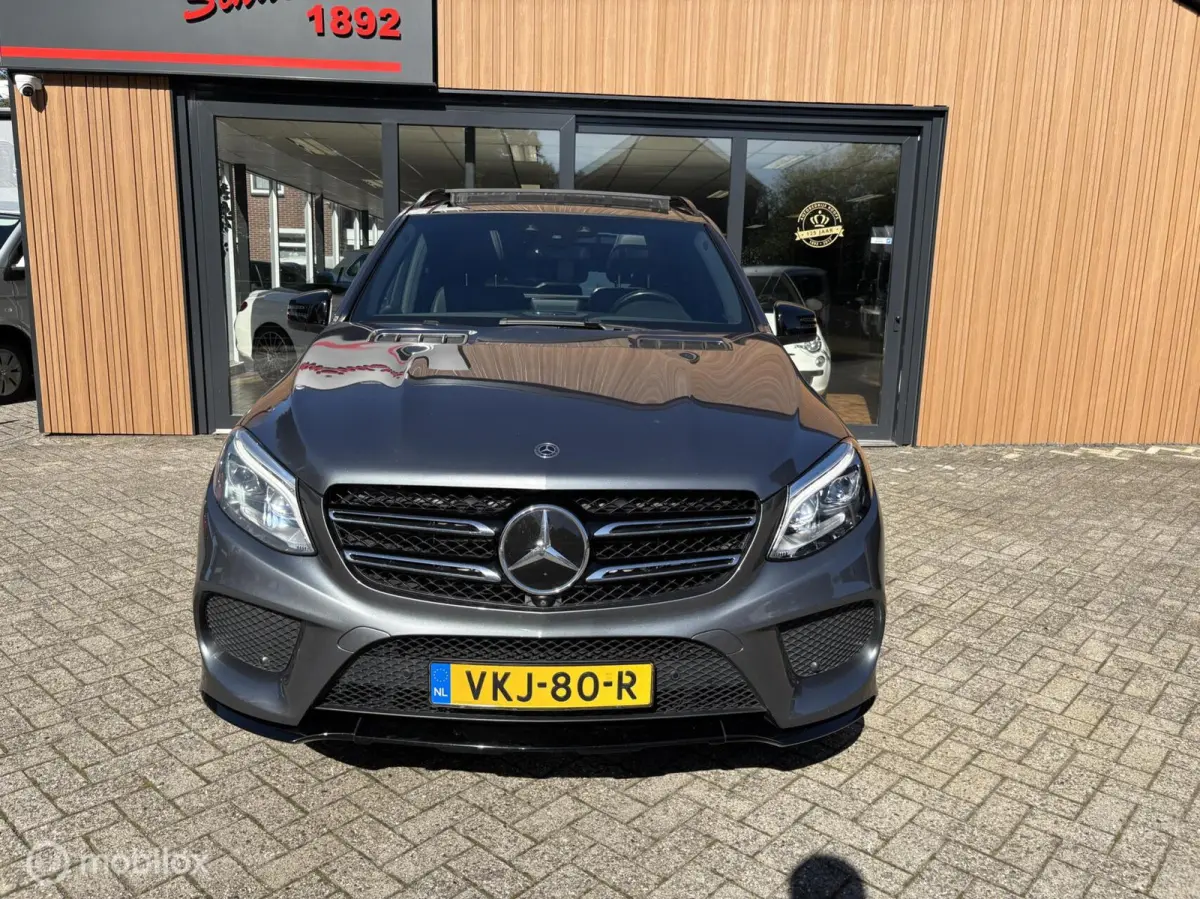 250D 4MATIC AMG Sport Edition 204Pk Grijs Kenteken | NL Auto | Schuif \ kantel dak | Elec.trekhaak | Navi | Elektrische stoelen met geheugen | Lucht-vering | Navigatie | 229dkm NAP | TOPSTAA