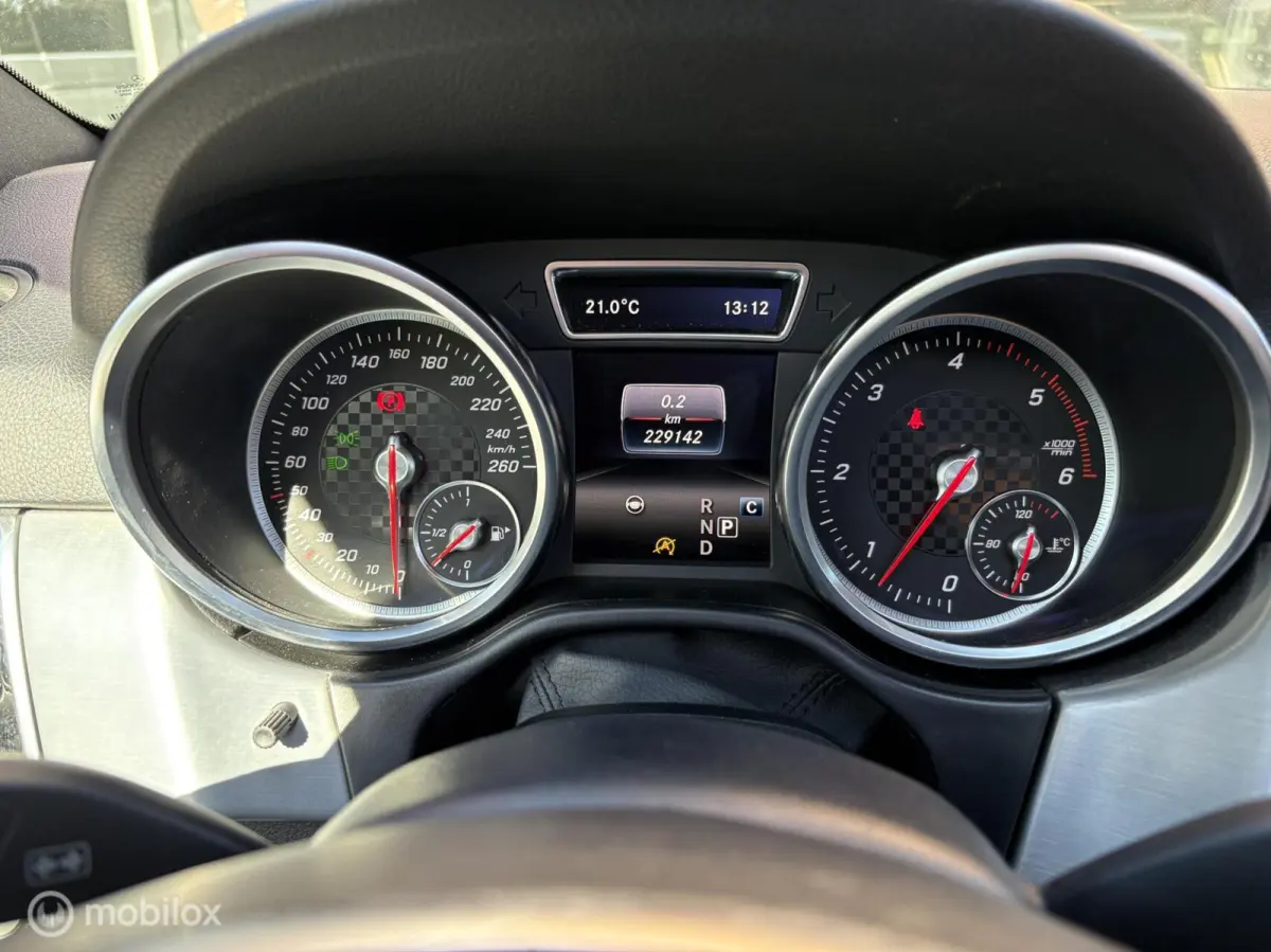 250D 4MATIC AMG Sport Edition 204Pk Grijs Kenteken | NL Auto | Schuif \ kantel dak | Elec.trekhaak | Navi | Elektrische stoelen met geheugen | Lucht-vering | Navigatie | 229dkm NAP | TOPSTAA