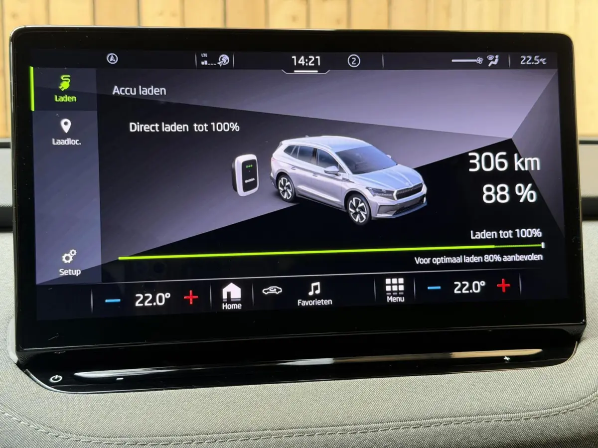 80 Adaptieve cruise control | Apple CarPlay/Android Auto | Climate control | Getint glas| Keyless entry | LED verlichting | Elektrisch bedienbare achterklep | Stuurwiel verwarmd | Rondomzich