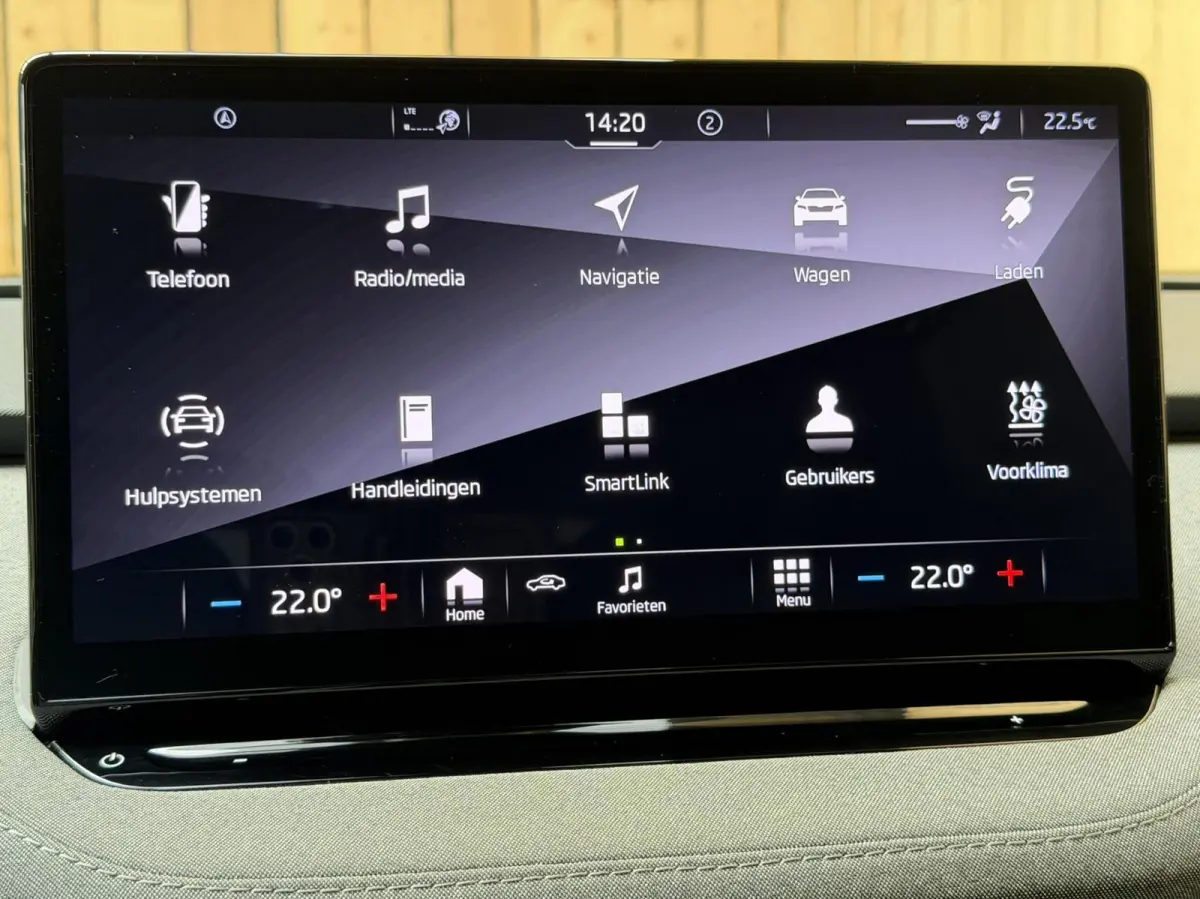 80 Adaptieve cruise control | Apple CarPlay/Android Auto | Climate control | Getint glas| Keyless entry | LED verlichting | Elektrisch bedienbare achterklep | Stuurwiel verwarmd | Rondomzich