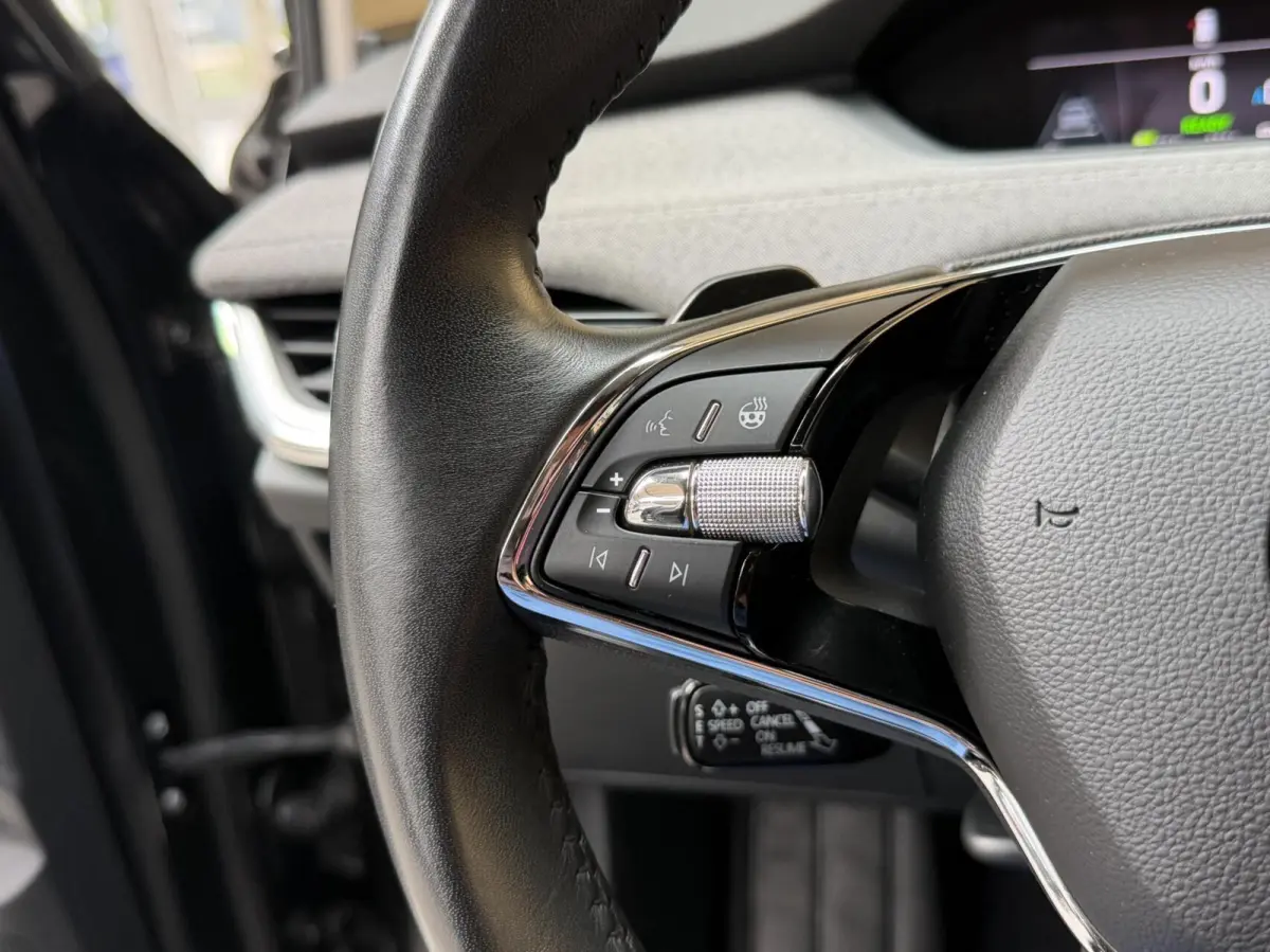 80 Adaptieve cruise control | Apple CarPlay/Android Auto | Climate control | Getint glas| Keyless entry | LED verlichting | Elektrisch bedienbare achterklep | Stuurwiel verwarmd | Rondomzich